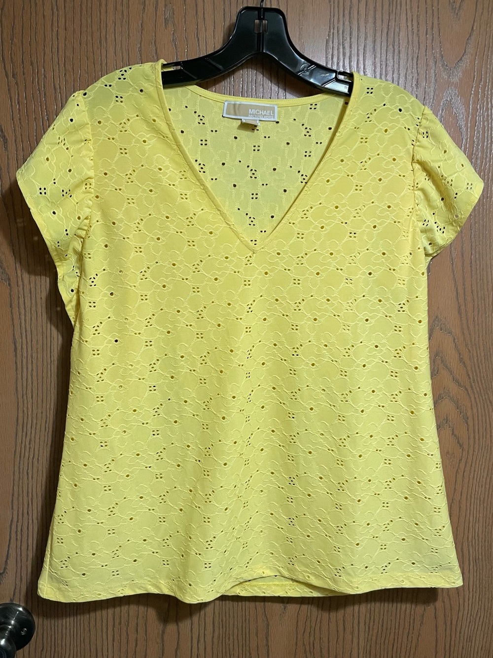 EUC MICHAEL Michael Kors Yellow Eyelet V-Neck Short Sleeve Blouse